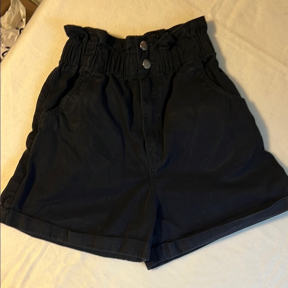 H&M Black High Waist Casual Shorts sz4
